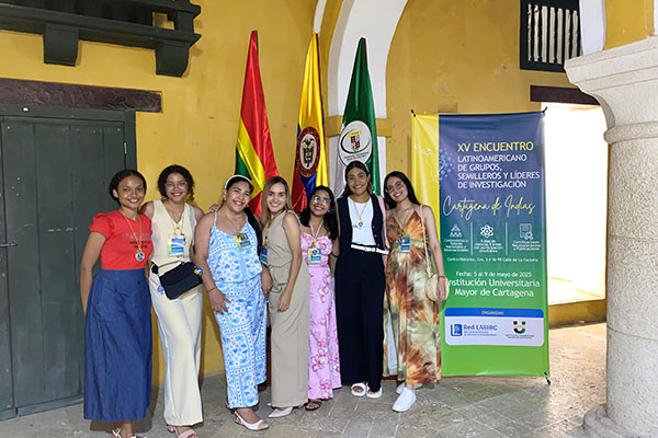 Las estudiantes de enfermería representaron a Colombia en Paraguay.