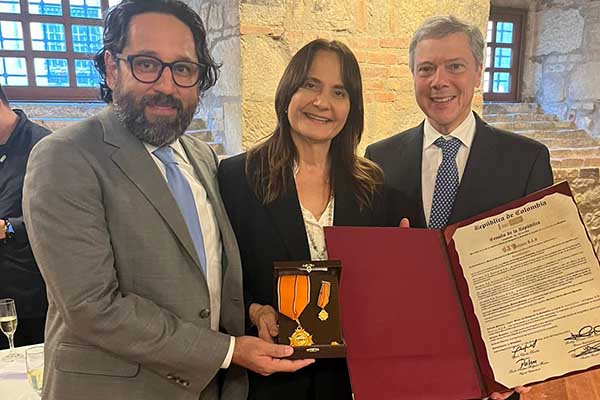 Carlos Pinilla gerente CI Banasan; Yamile Rodriguez directora Fundación Banasan y Alvaro Vives Lacouture presidente Junta Directiva CI Banasan. Carlos Pinilla gerente CI Banasan; Yamile Rodriguez directora Fundación Banasan y Alvaro Vives Lacouture presidente Junta Directiva CI Banasan.