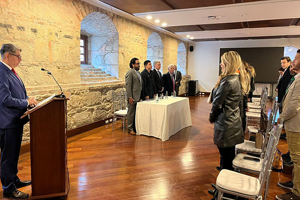 Carlos Pinilla, Gerente de la Comercializadora Internacional C.I. Banasan S.A.S.; Gustavo Moreno, Senador; Álvaro Vives Lacouture, Presidente de la Junta Directiva de C.I. Banasan S.A.S.; Aniceto Guzmán, miembro Junta Directiva C.I. Banasan S.A.S. Carlos Pinilla, Gerente de la Comercializadora Internacional C.I. Banasan S.A.S.; Gustavo Moreno, Senador; Álvaro Vives Lacouture, Presidente de la Junta Directiva de C.I. Banasan S.A.S.; Aniceto Guzmán, miembro Junta Directiva C.I. Banasan S.A.S.