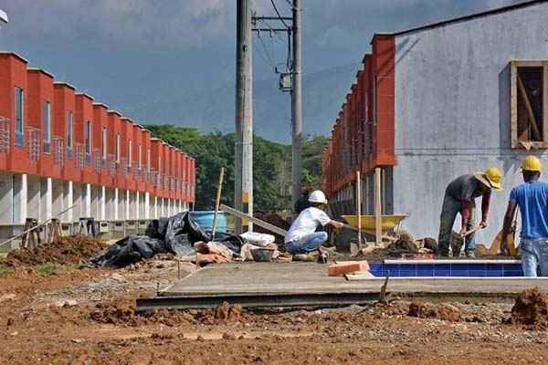 De acuerdo a lo manifestado por la concejala Ginna Sarmiento, son un total de 200 viviendas que se construirán.