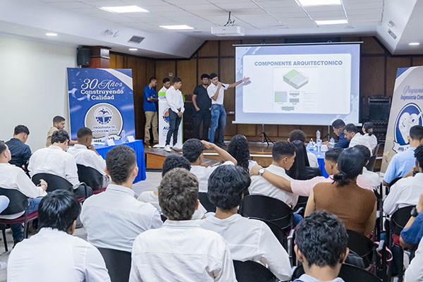 Evaluados por un grupo de docentes de la Facultad de Ingeniería, los futuros profesionales diseñaron proyectos basados en soluciones más sostenibles para necesidades al interior del campus universitario. Evaluados por un grupo de docentes de la Facultad de Ingeniería, los futuros profesionales diseñaron proyectos basados en soluciones más sostenibles para necesidades al interior del campus universitario.