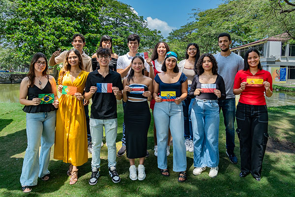 Los estudiantes de la institución que realizarán su movilidad académica en destinos internacionales.