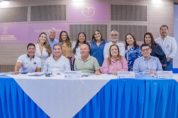 Cafeteros, arquitectos, comercio, logística y otros, participaron de este encuentro liderado por el rector Pablo Vera Salazar.