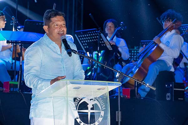 Pablo Vera Salazar, Rector de Unimagdalena, realizando su intervención en medio de la conmemoración del quinto centenario de Santa Marta.