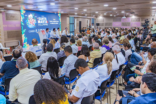 El foro contó con una alta participación entre representantes de diversos sectores y miembros del Gobierno Nacional. Foto Unimagdalena El foro contó con una alta participación entre representantes de diversos sectores y miembros del Gobierno Nacional. Foto Unimagdalena