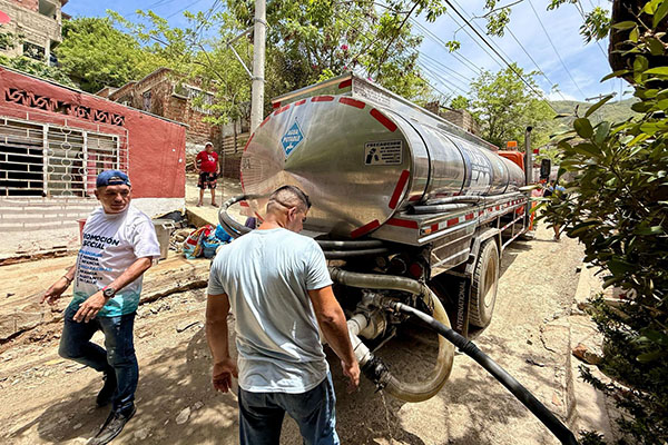 Don Jaca, Cristo Rey, San Fernando, Taganga, San Martín, Bastidas, Aeromar, Ciudad Equidad, Olaya Herrera, Villa Aurora, Avenida del Libertador, Bellavista, Jardín, La Paz, Mamatoco, Villa del Río, son algunos de los sectores priorizados para la entrega de agua potable. / Foto: Alcaldía 