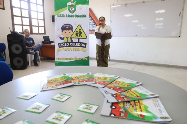 Gloria Larios Jiménez, rectora de la Institución Educativa Distrital Liceo Celedón. Foto EL INFORMADOR.