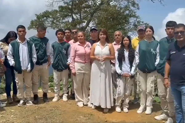 Jennifer del Toro, Alta consejera para la Paz y el Postconflicto del Distrito, socializó con la Universidad del Magdalena para los 480 cupos para educación superior. / Foto de la red social X de Jennifer del Toro. 
