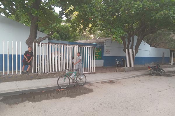 Fachada de la institución Isabel Pérez de Fernández. / Foto cortesía del denunciante 