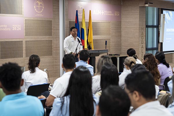 Pablo Vera Salazar, rector de Unimagdalena, en el discurso de bienvenida a la sesión de trabajo. Foto Unimagdalena Pablo Vera Salazar, rector de Unimagdalena, en el discurso de bienvenida a la sesión de trabajo. Foto Unimagdalena