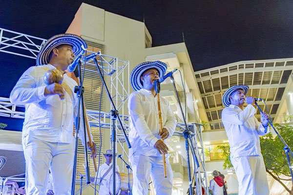 El acto tuvo lugar en el Teatrino de Bienestar Universitario y reunió a gestores culturales, músicos, estudiantes, docentes y visitantes en una jornada dedicada a la exaltación de las raíces musicales del Caribe. Foto Unimagdalena. 
