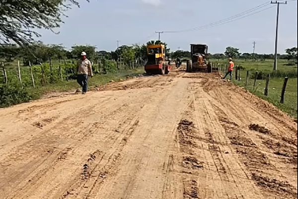 Vía que conecta el corregimiento de Guaimaro jurisdicción de Salamina con el municipio de Remolino y que se encuentra en trabajos de mejoramiento. 