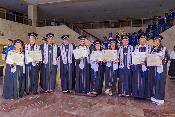 Los nuevos doctores en Ciencias de la Educación y Educación, Interculturalidad y Territorio, en compañía de directivos de la Alma Mater. Foto Unimagdalena 
