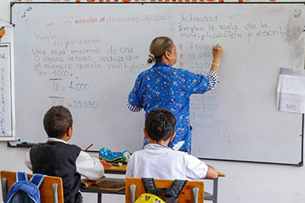Indica que el modelo de salud que quedó en manos del Fomag, ha dado paso a una presunta improvisación y afectación en temas de prestaciones sociales y cesantías. / Fotos Secretaría de Educación 
