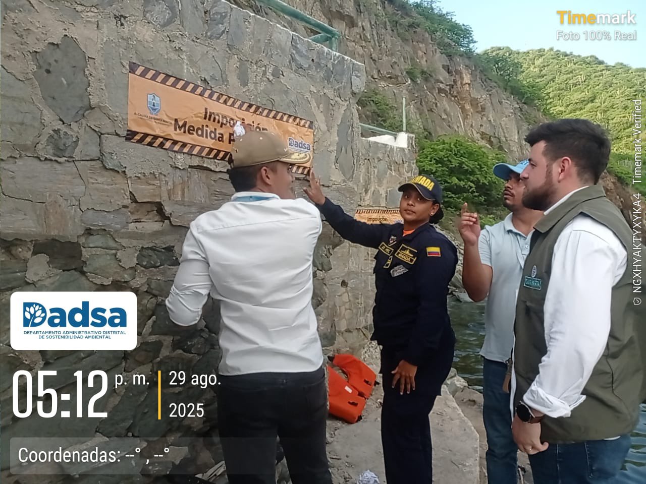 Operativo de control del Dadsa y la Armada Nacional en las playas de Bajamar e Inca Inca, donde fueron suspendidas obras sin permisos ambientales. Foto cuenta de X del Dadsa. 