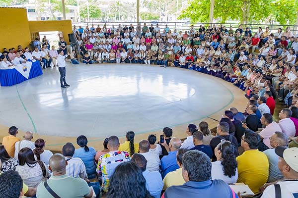 Pablo Vera Salazar, Rector de Unimagdalena recordó a los estudiantes que “el mejor título es recuperar la dignidad y cumplir los sueños. Foto Unimagdalena Pablo Vera Salazar, Rector de Unimagdalena recordó a los estudiantes que “el mejor título es recuperar la dignidad y cumplir los sueños. Foto Unimagdalena