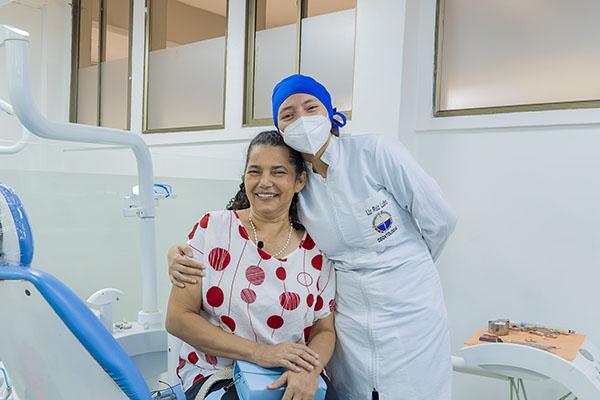 Cerca de 3.350 personas cada semestre ven un cambio sustancial en sus sonrisas. Foto Unimagdalena 