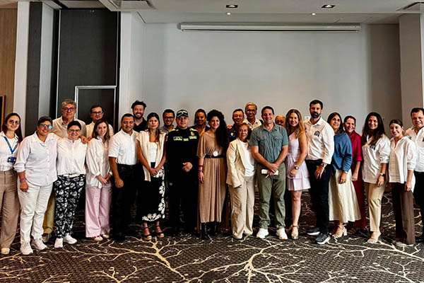 Representantes de entidades nacionales, locales y organizaciones sociales durante la jornada preparatoria del Foro de Sociedad Civil ALC–UE 2025. Foto: Cancillería Colombia