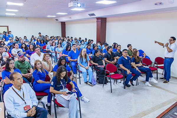 El Seminario Integrado de Cirugía Oral de Unimagdalena contó con presentaciones de expertos en patología, cirugía oral y cirugía maxilofacial. Foto Unimagdalena 