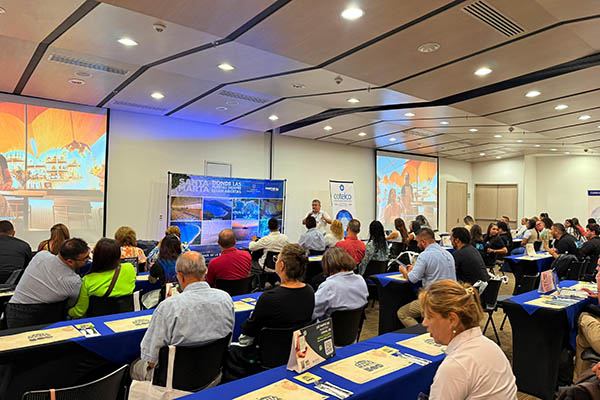 Durante las jornadas se promocionó la oferta turística de Santa Marta: sol y playa, naturaleza y aventura, bodas y romance, y eventos y convenciones, fortaleciendo así el posicionamiento del destino en los mercados nacionales.Foto Cotelco.