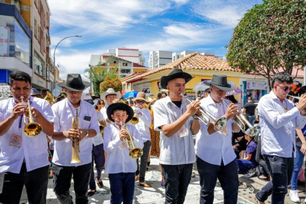 Foto Cortesía Julio Roberto Presidente Del Concurso De Bandas