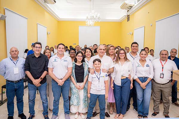 :Alcalde Carlos Pinedo Cuello instaló el Consejo Distrital de Participación Ciudadana, acompañado por el Ministerio del Interior y líderes comunitarios. Foto: Alcaldía