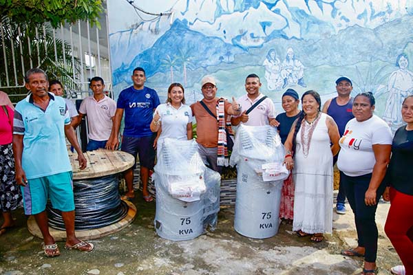 Más de 120 hogares se beneficiarán con transformadores, cableado y postes que mejorarán la infraestructura eléctrica en este sector rural. Foto Alcaldía de Santa Marta 