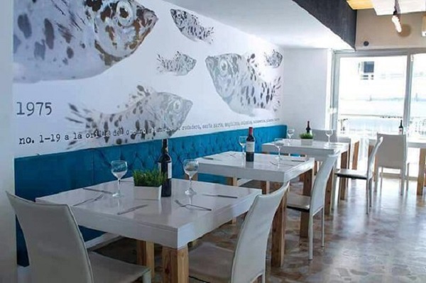 El Restaurante Karey, con 49 años de trayectoria en El Rodadero, conquista a locales y visitantes con su emblemática Paella de Mariscos y su ambiente familiar frente al mar. El Restaurante Karey, con 49 años de trayectoria en El Rodadero, conquista a locales y visitantes con su emblemática Paella de Mariscos y su ambiente familiar frente al mar.