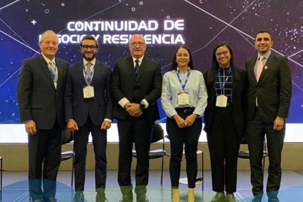 Representantes del Puerto de Santa Marta expusieron en Bogotá las ventajas de la aplicación Puerto Virtual para proteger las cargas de exportación. Foto Sociedad Portuaria 