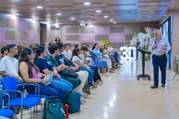 Con la participación de estudiantes, docentes y graduados de diferentes generaciones, se desarrolló el conversatorio ‘Pasado, presente y futuro del programa de Biología’. Foto Unimagdalena 