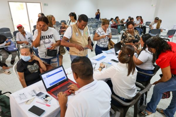 Estás mujeres dedican sus vidas, en condiciones especialmente difíciles, a cuidar a sus familiares, en una labor con muy bajo reconocimiento. Foto Alcaldía 