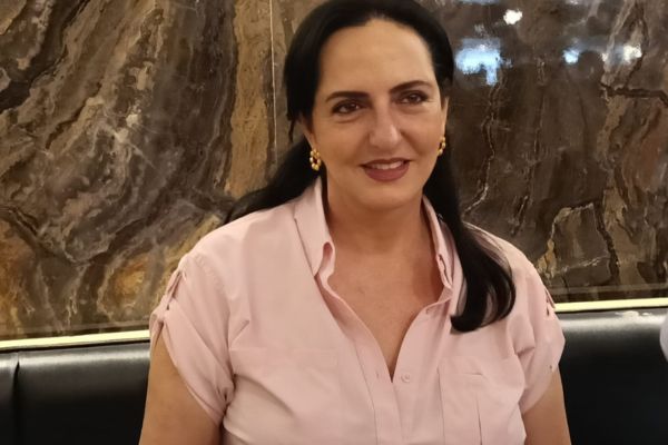 La precandidata presidencial del Centro Democrático María Fernanda Cabal, en la rueda de prensa a la que invitó a los periodistas locales para hablar de temas de país, de las consultas interpartidistas y de las elecciones a Congreso.Foto: Ruben Peña
