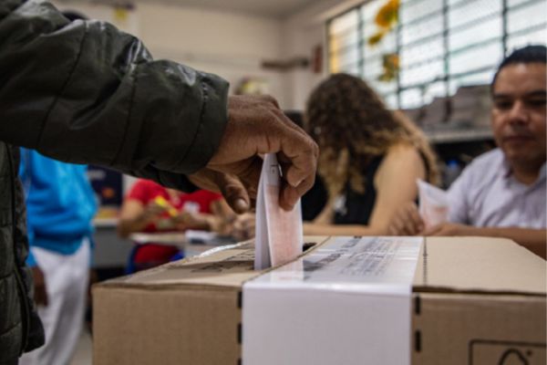 Más de 340 uniformados custodiarán los puntos de votación, asegurando la tranquilidad en todo el territorio, con especial atención en la zona rural. Foto cortesía Registraduría Nacional.