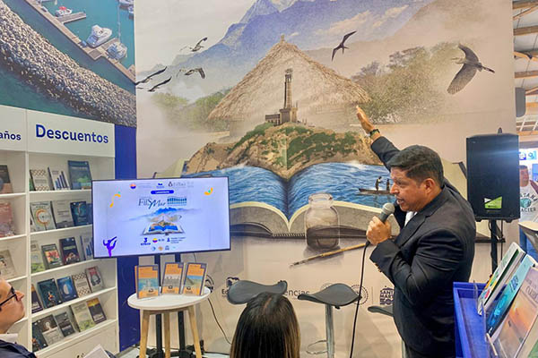 Pablo Vera  Salazar, Rector de Unimagdalena en el  lanzamiento oficial de la FilsMar realizado en Bogotá en la Filbo 2025. Foto Unimagdalena