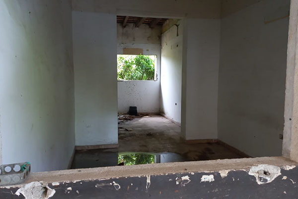 Aulas que fueron acondicionadas en su tiempo para beneficio de los estudiantes hoy están en ruinas. Foto Derechos reservados/EL INFORMADOR Aulas que fueron acondicionadas en su tiempo para beneficio de los estudiantes hoy están en ruinas. Foto Derechos reservados/EL INFORMADOR