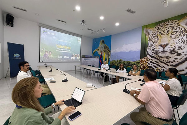 Reunión de seguimiento al Pacto por la Protección del Patrimonio Ambiental en las instalaciones de Corpamag. Foto Corpamag 