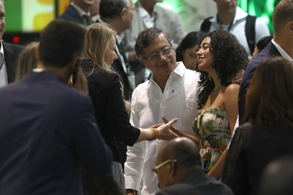 El presidente Gustavo Petro tras hacer presencia en la Cumbre de la COP30 en Brasil, estará en la apertura de la Cumbre de la CELAC en Santa Marta. EFE/ Antonio Lacerda