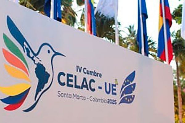Durante todo el desarrollo del encuentro birregional que representa un triunfo para la diplomacia latinoamericana, este compromiso del país con la autonomía, el respecto y el dialogo entre iguales. Foto Presidencia 
