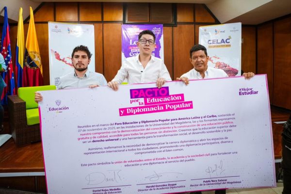Durante el foro también se presentó oficialmente la Estrategia de la Academia Diplomática Popular. Foto Cancilleria 