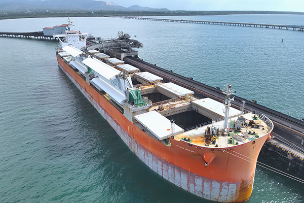 El buque ‘Pyxis Ocean’ fue cargado con 76,998 toneladas de carbón en Puerto Drummond. Foto Drummond 