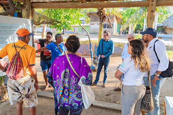 Los pares evaluadores vivieron una experiencia etnográfica con la comunidad de Taganga. Foto Unimagdalena Los pares evaluadores vivieron una experiencia etnográfica con la comunidad de Taganga. Foto Unimagdalena
