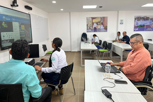 Representantes del CREO y auditores de Icontec avanzan en el análisis de evidencias y procedimientos, reafirmando el compromiso institucional con la mejora continua y el cumplimiento de estándares técnicos nacionales. Foto Unimagdalena