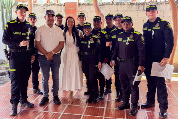 La actividad destacó el trabajo conjunto y el compromiso de los policías con la seguridad y la convivencia ciudadana. Foto Alcaldía de Pedraza