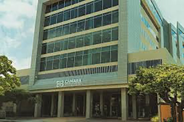 Edificio de la Cámara de comercio de Santa Marta donde se lleva a cabo el foro. Foto Cámara de Comercio de Santa Marta 