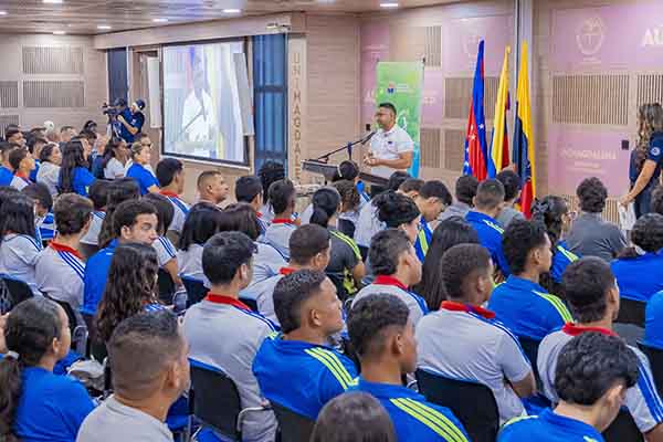 Panel de Clausura de la Cátedra de Paz 2025 “Colombia e Indonesia: Lecciones compartidas de paz, justicia y reconciliación - Dos orillas del Sur, una misma búsqueda de paz”. Foto Unimagdalena