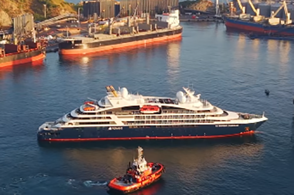 Crucero Le Dumont D’Urville llegando a Santa Marta para la temporada turística. Foto Puerto de Santa Marta 