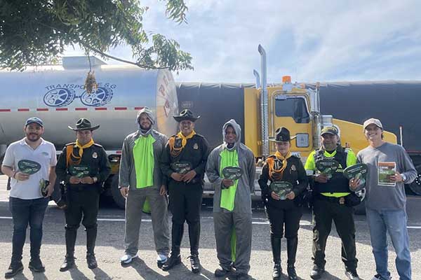 Corpamag y la Policía Nacional hacen un llamado a la comunidad, comerciantes y actores viales a no comprar, transportar ni consumir huevos de iguana. Corpamag y la Policía Nacional hacen un llamado a la comunidad, comerciantes y actores viales a no comprar, transportar ni consumir huevos de iguana.
