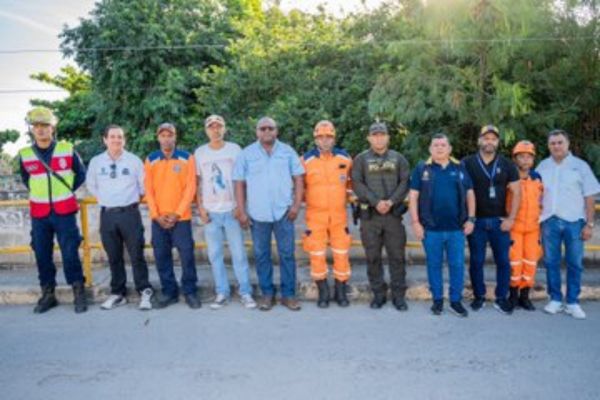 Autoridades distritales y organismos de socorro realizaron seguimiento y monitoreo al río Manzanares para prevenir emergencias durante la temporada de lluvias. Foto Alcaldía 