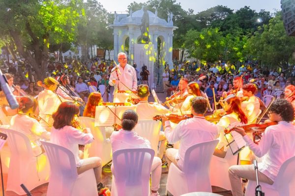 La Retreta Navideña, abierta a todo público, está programada para el domingo 21 de diciembre a las 6:00 p.m. en la Plaza de la Catedral Basílica de Santa Marta. Foto Unimagdalena 