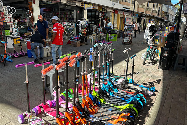 Comerciantes de la Plaza San Francisco y San Andresito compartieron con EL INFORMADOR su balance sobre el comportamiento del comercio durante la temporada de fin de año en Santa Marta. Foto derechos reservados EL INFORMADOR 